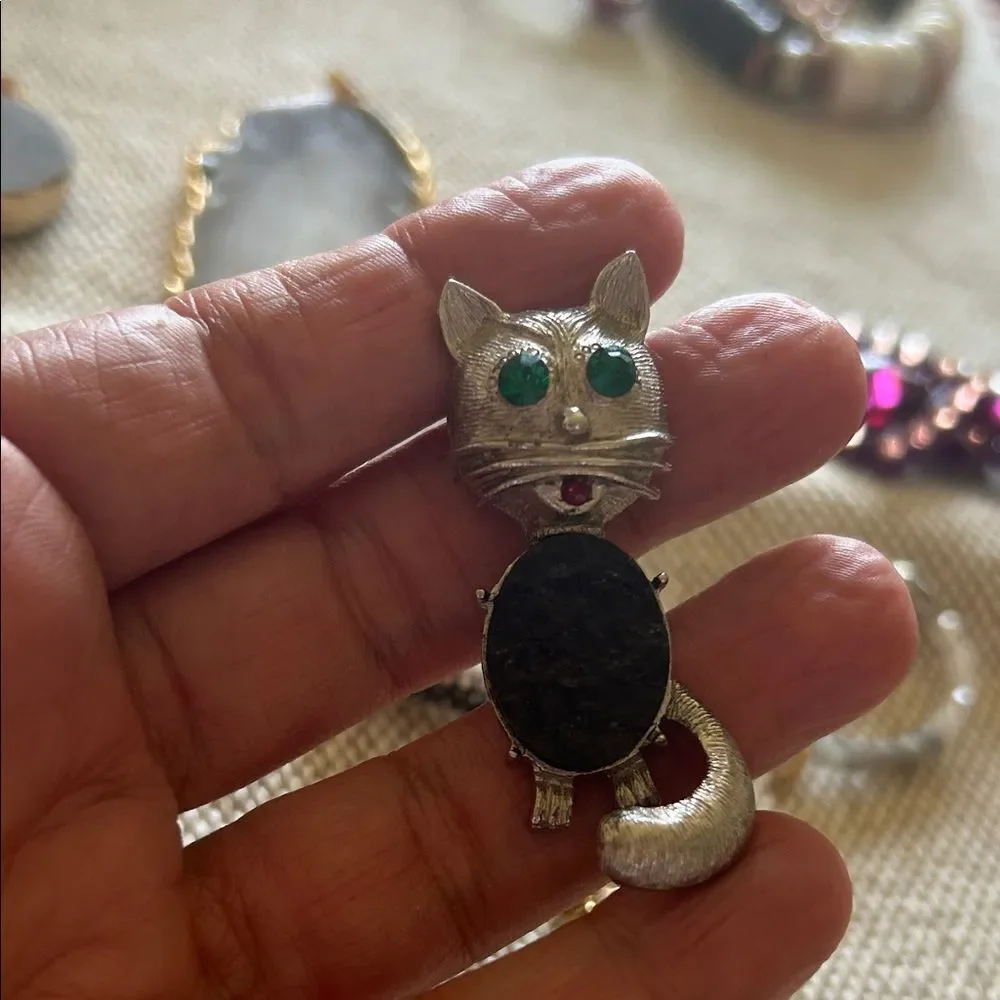 1928 BRAND CLEAR CRYSTALS CAT IN ROCKING CHAIR GOLD TONE